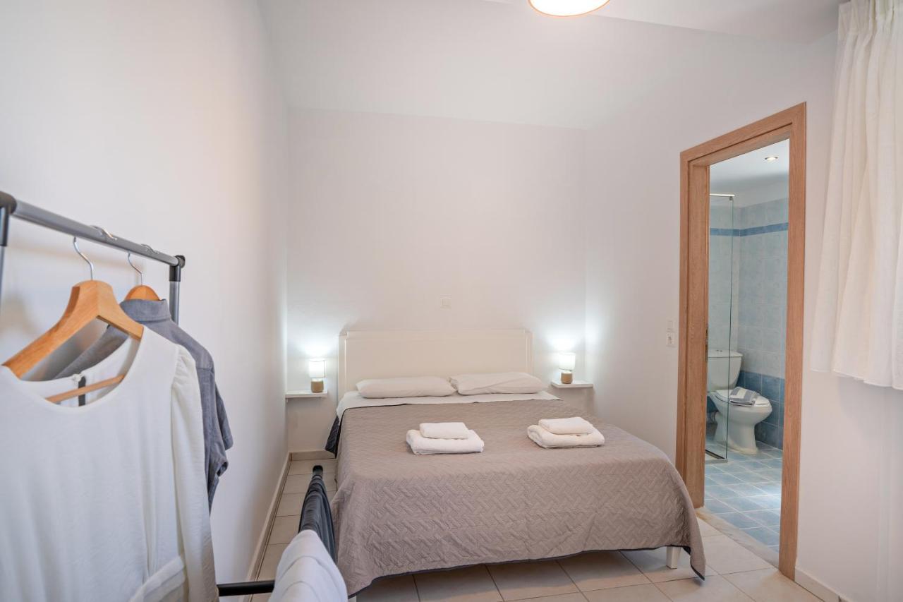 Azure Seaside Apts Magnisia Exterior photo