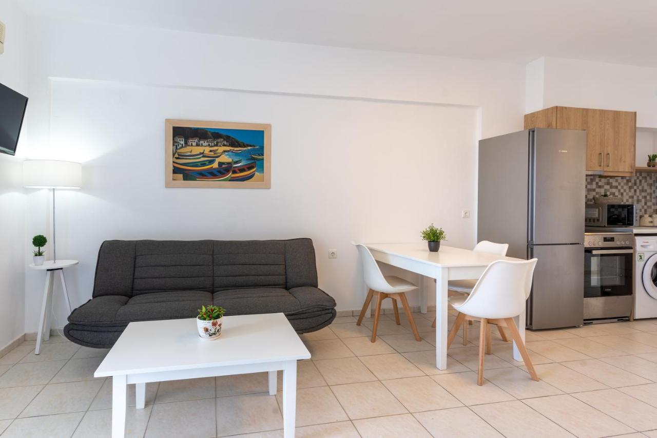 Azure Seaside Apts Magnisia Exterior photo