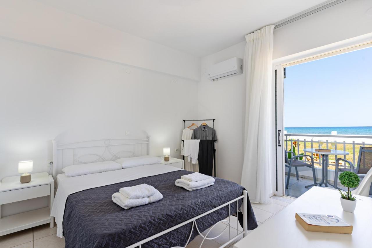 Azure Seaside Apts Magnisia Exterior photo