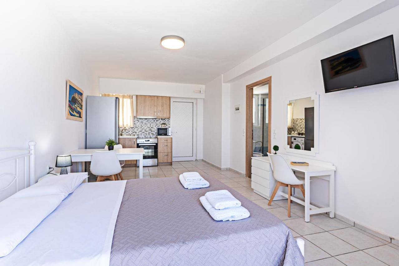 Azure Seaside Apts Magnisia Exterior photo
