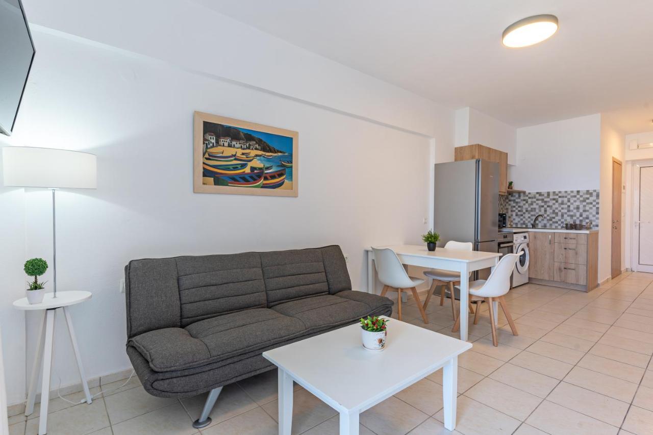 Azure Seaside Apts Magnisia Exterior photo